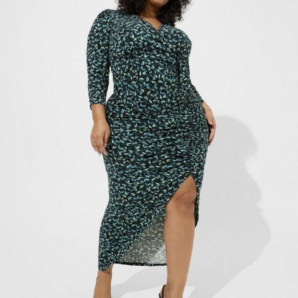 Torrid NWT Maxi Stusio Knit High Low Dress - "Watercolor" Pattern